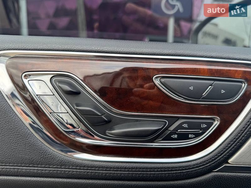 Седан Lincoln Continental 2016 в Києві фото 23 Седан Lincoln Continental 2016 в Києві