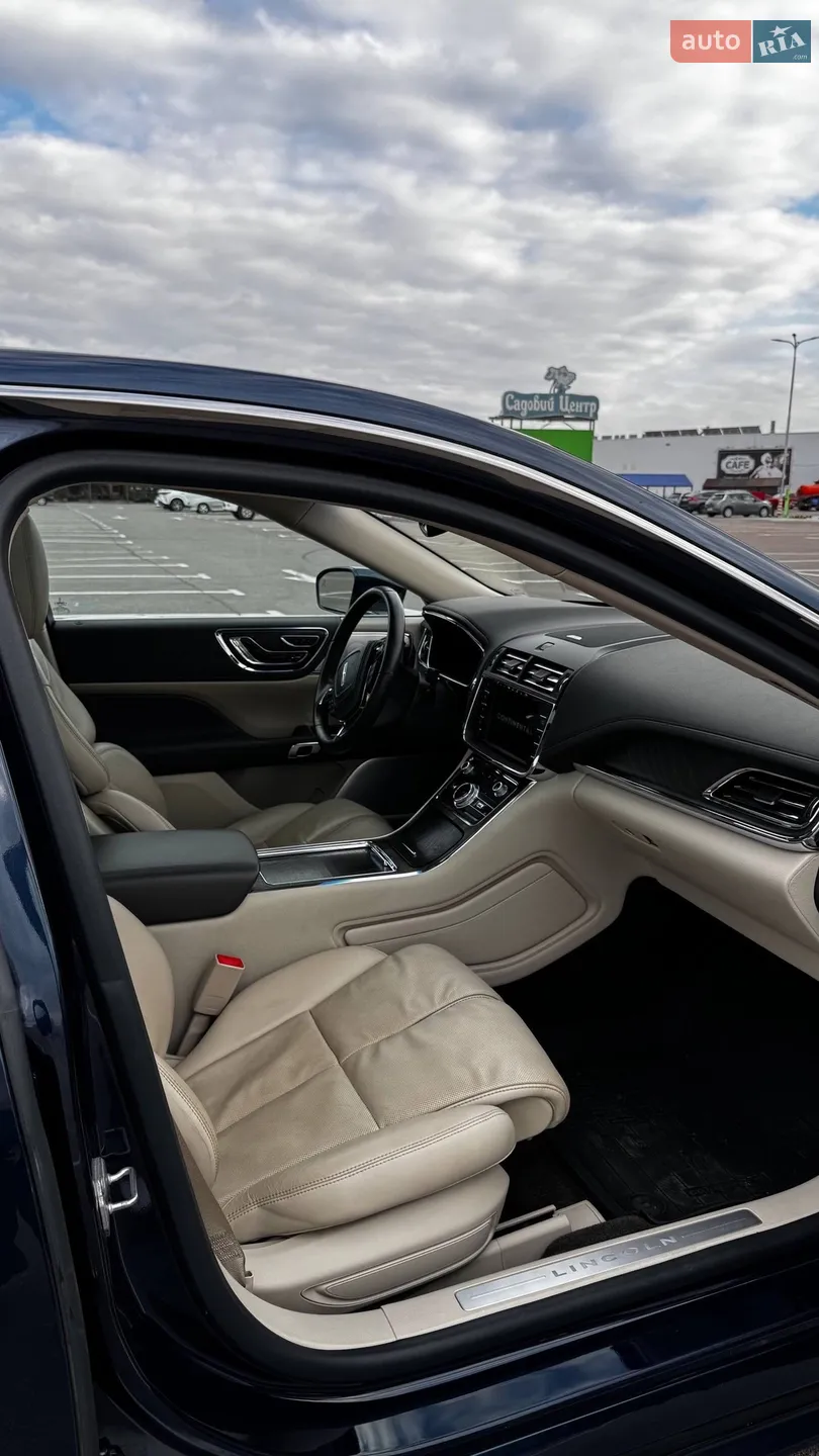2017 Lincoln Continental - мініатюра 17