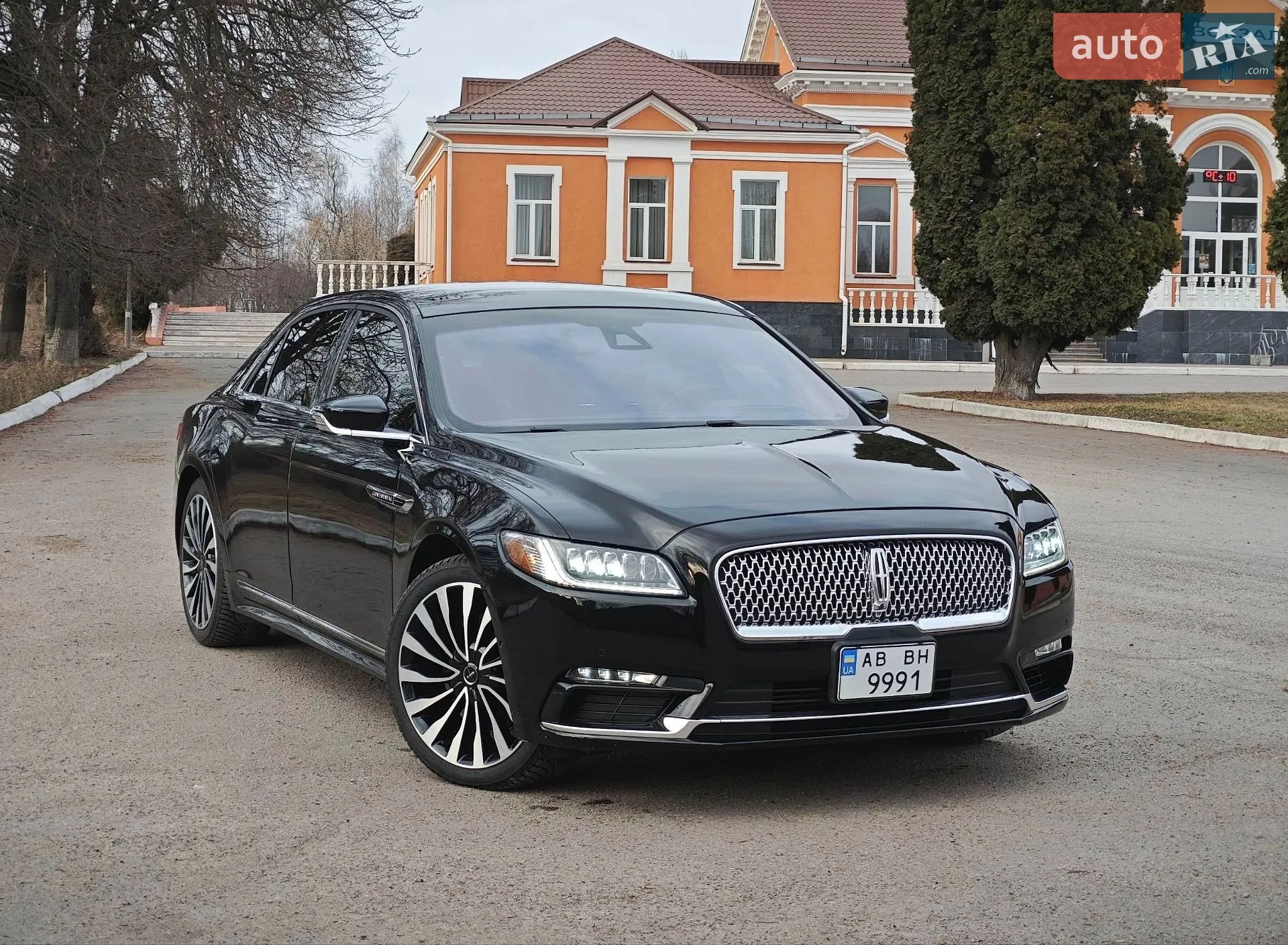 2019 Lincoln Continental - фото 1