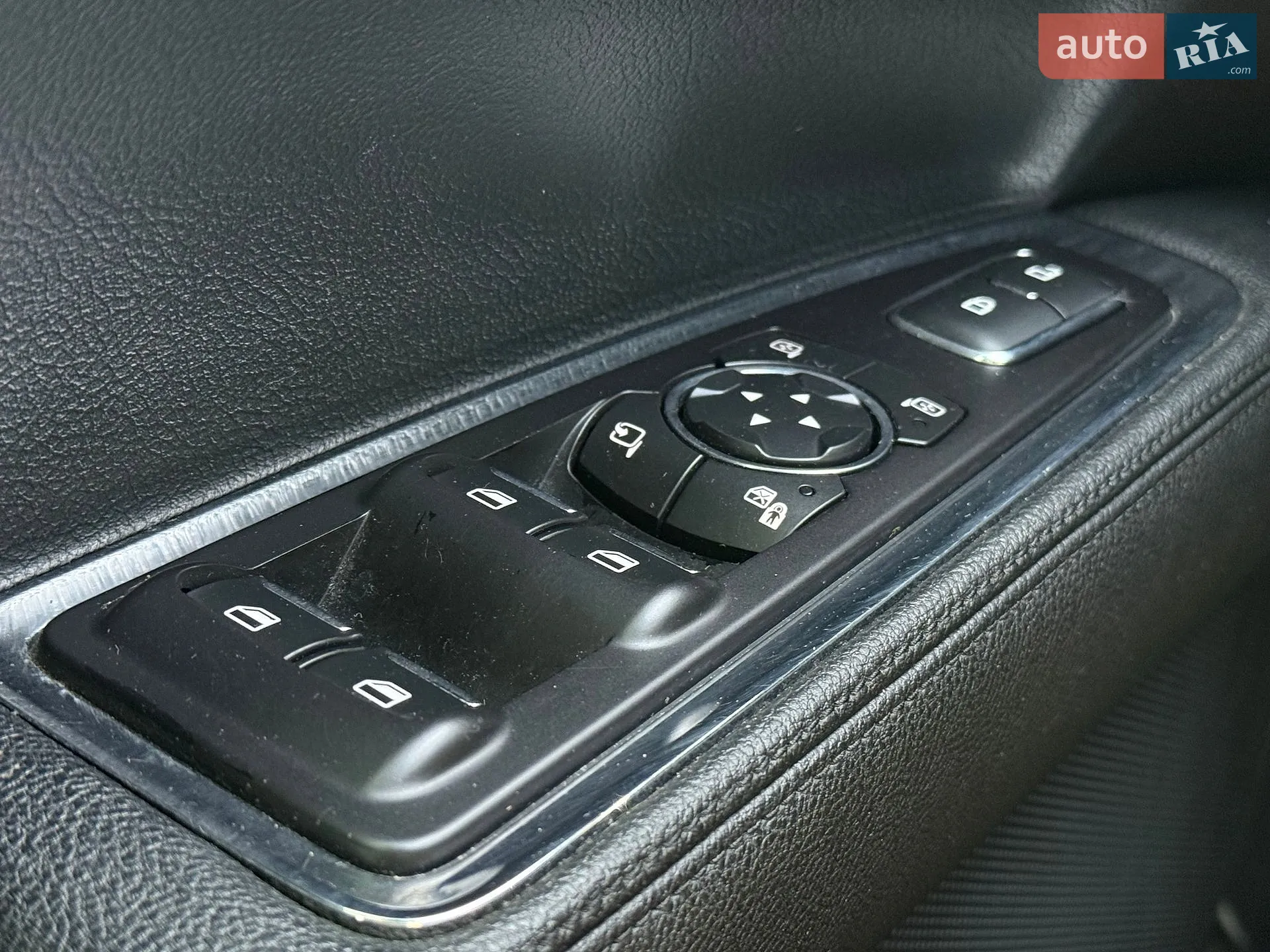 2016 Lincoln Continental - мініатюра 31