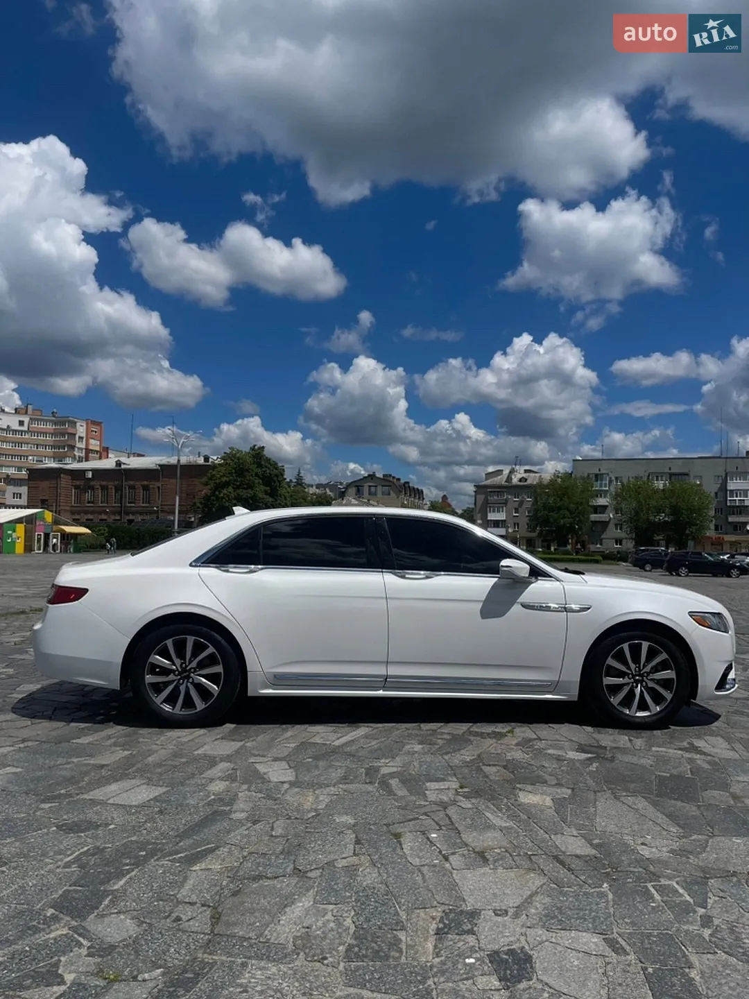 2020 Lincoln Continental - мініатюра 4