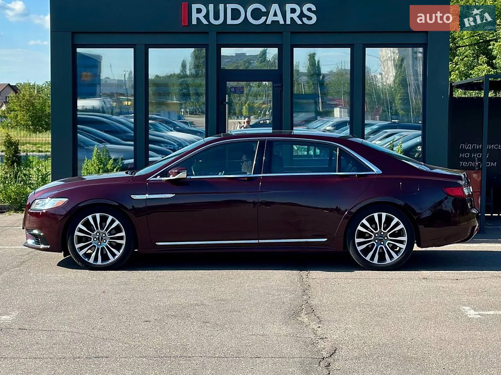 2017 Lincoln Continental - мініатюра 2