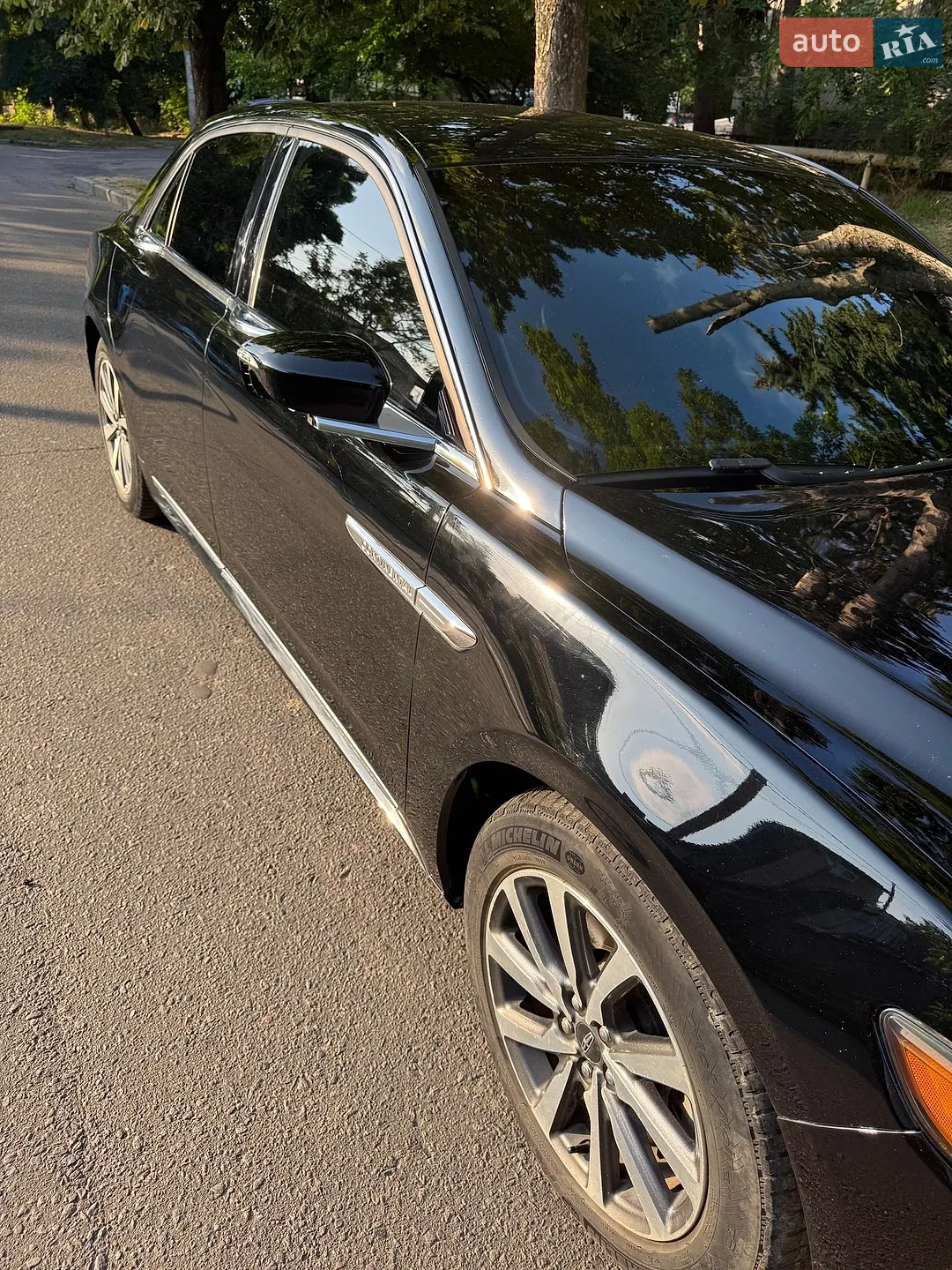 2017 Lincoln Continental - мініатюра 3