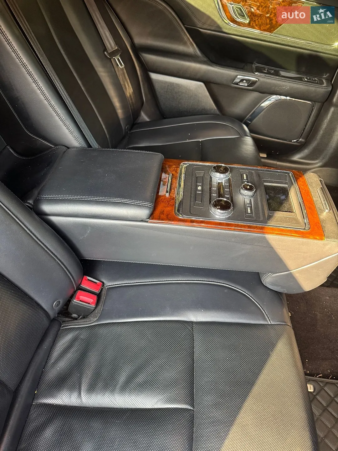 2017 Lincoln Continental - мініатюра 17