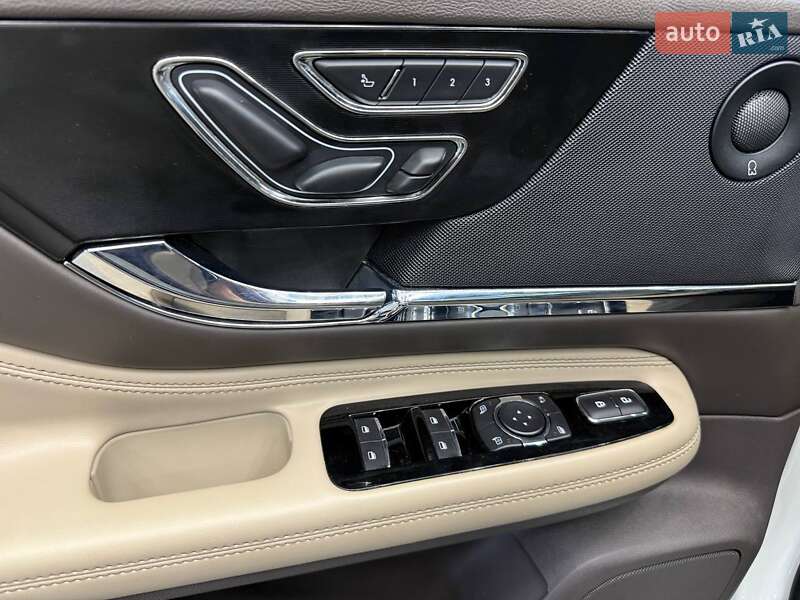 Позашляховик / Кросовер Lincoln Corsair 2019 в Чернівцях