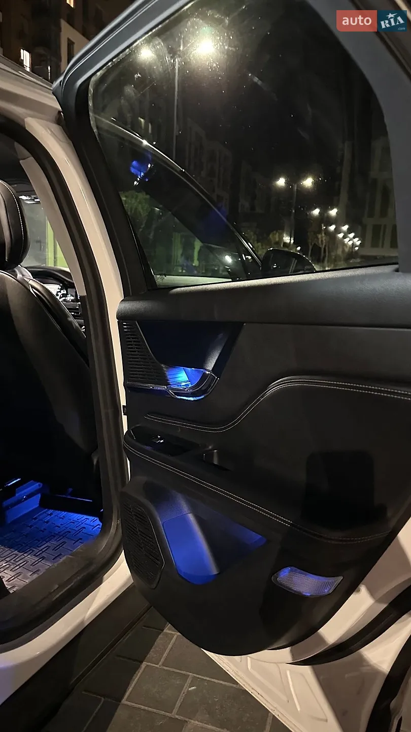 2020 Lincoln Corsair - мініатюра 33