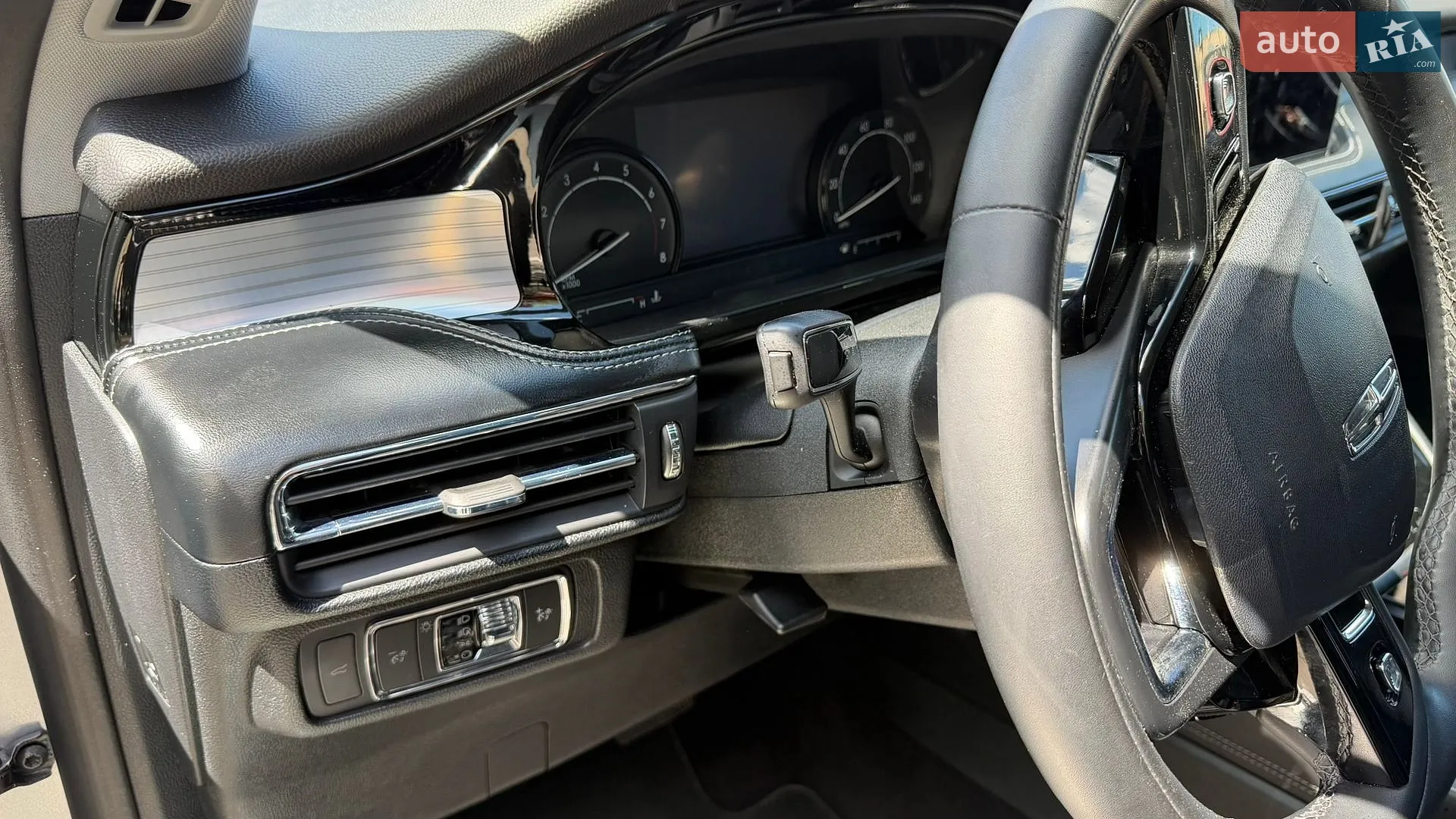 Lincoln Corsair 2022 VIN 5LMCJ1C90NUL12810 фото оголошення 16 з 27