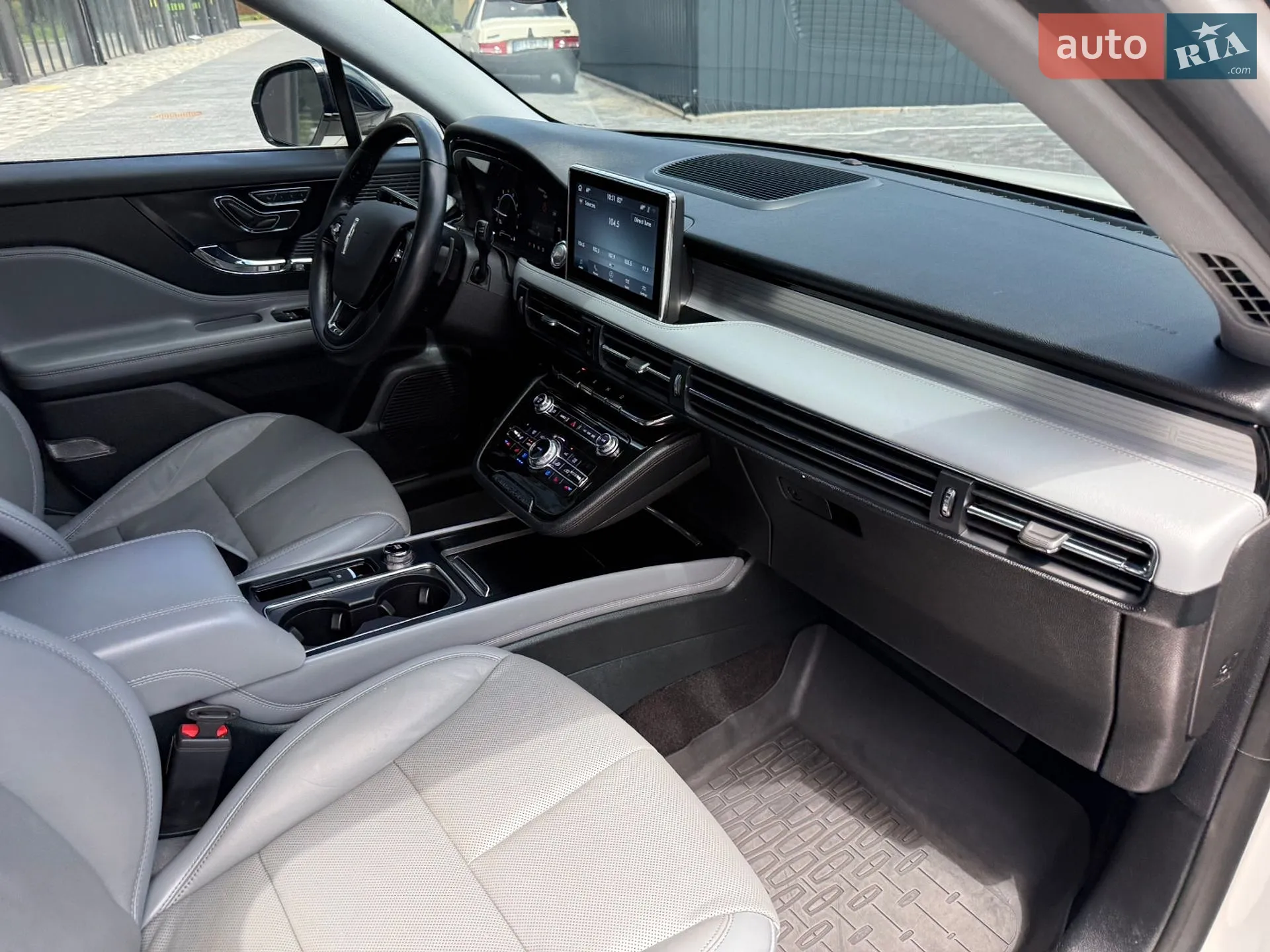 2020 Lincoln Corsair - мініатюра 31