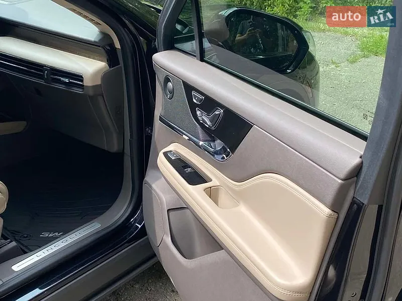 Lincoln Corsair 2022 VIN 5LMCJ2C95NUL35375 фото оголошення 29 з 69