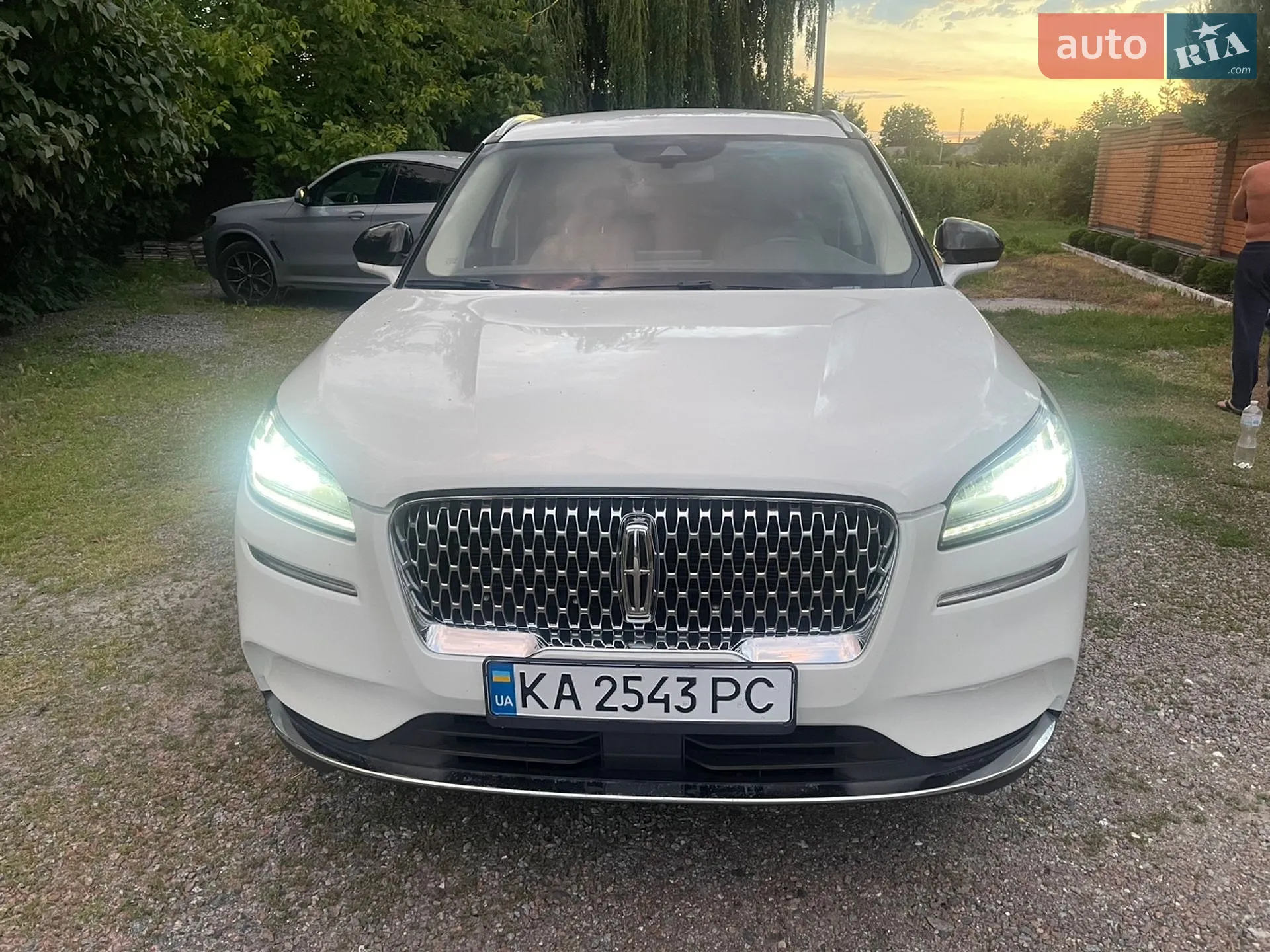 2022 Lincoln Corsair - мініатюра 3