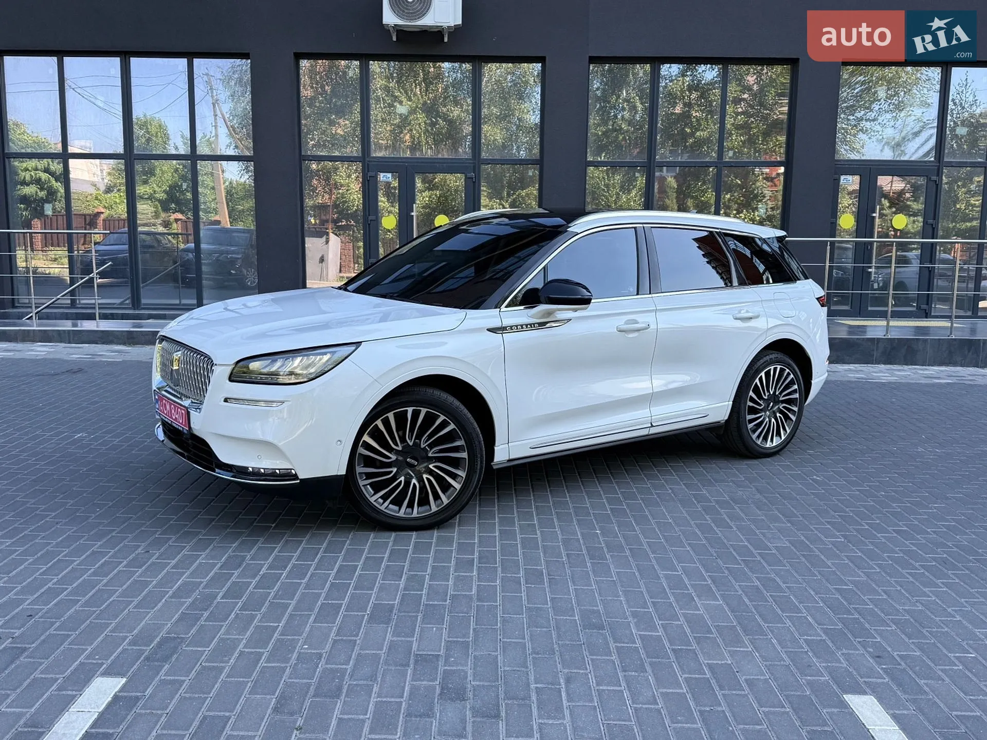 2021 Lincoln Corsair - мініатюра 4