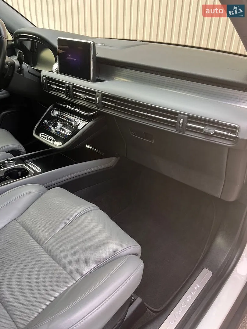 2020 Lincoln Corsair - мініатюра 18