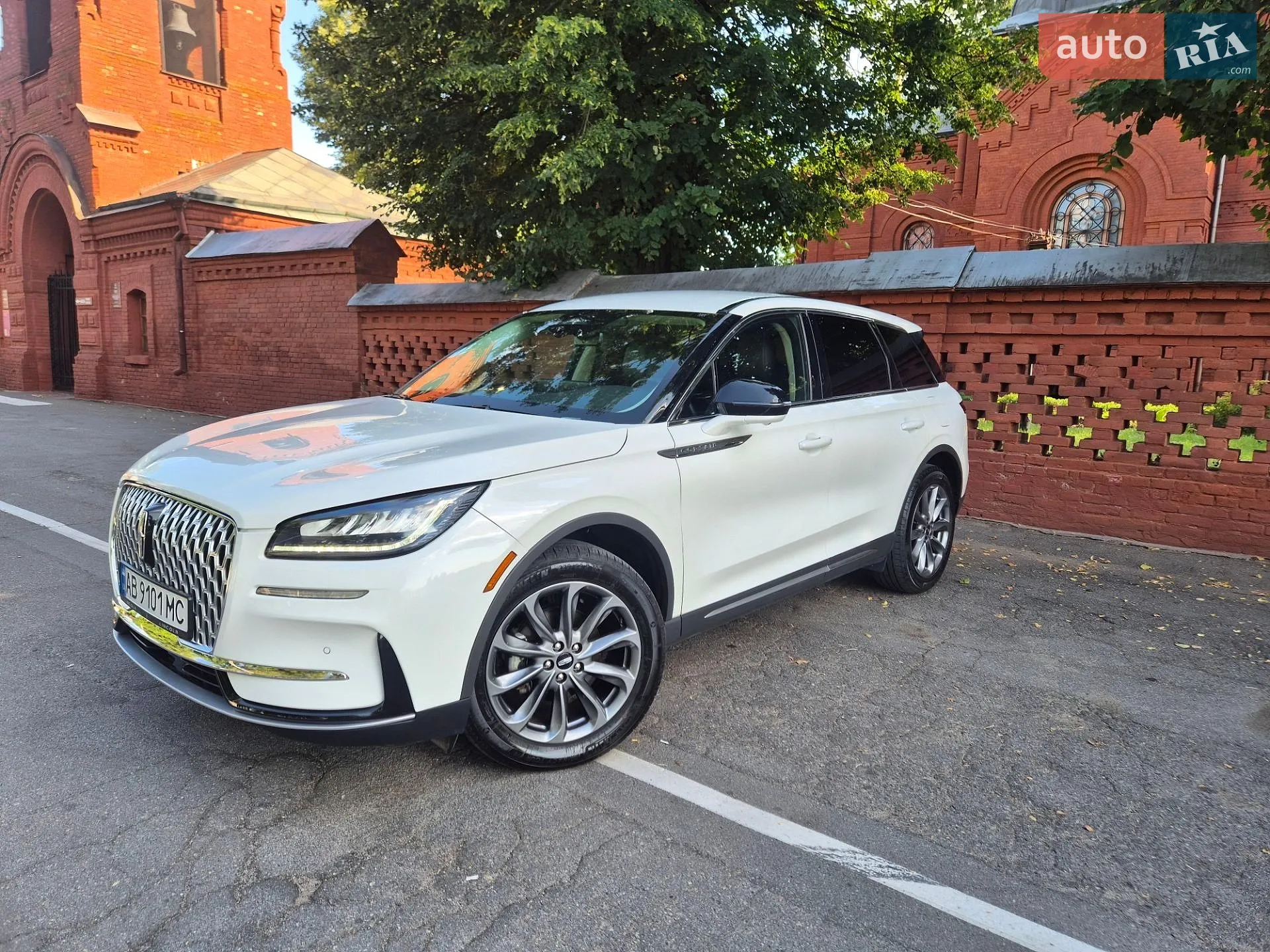 2023 Lincoln Corsair - мініатюра 2