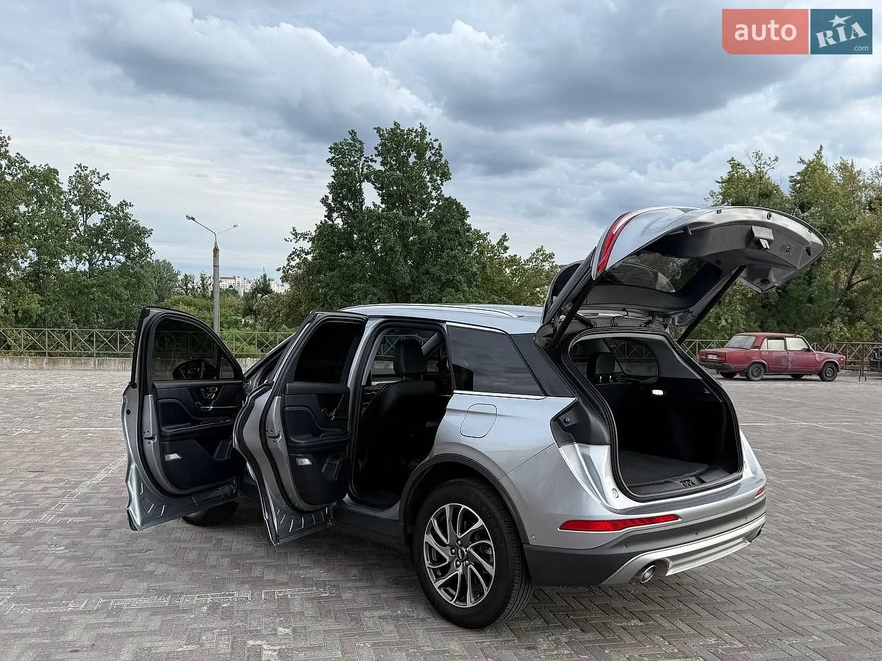 2022 Lincoln Corsair - мініатюра 4
