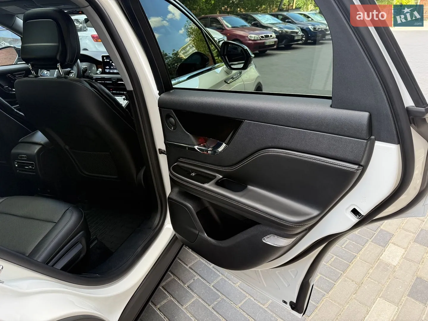 2020 Lincoln Corsair - мініатюра 27
