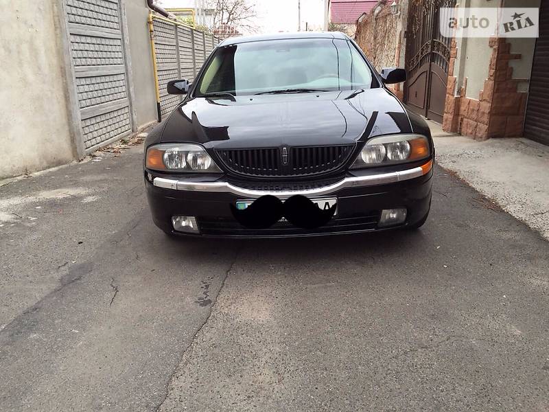 Седан Lincoln LS 2000 в 