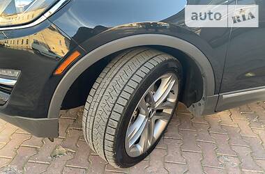 Позашляховик / Кросовер Lincoln MKC 2014 в 