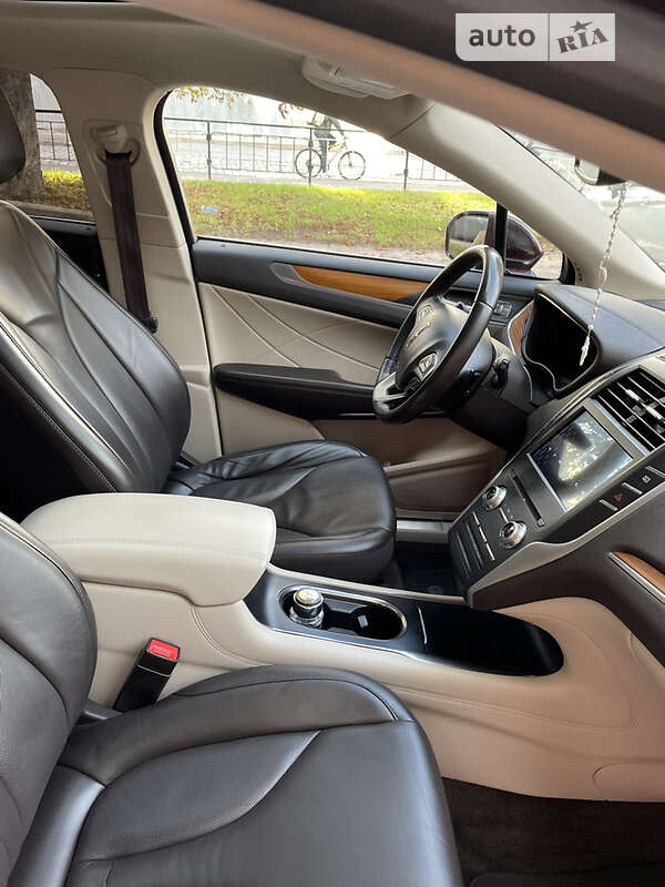 Внедорожник / Кроссовер Lincoln MKC 2016 в Львове