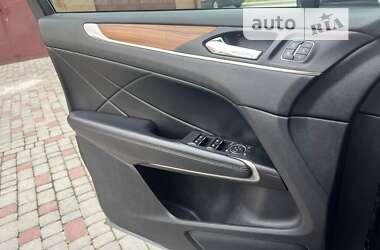 Внедорожник / Кроссовер Lincoln MKC 2014 в 