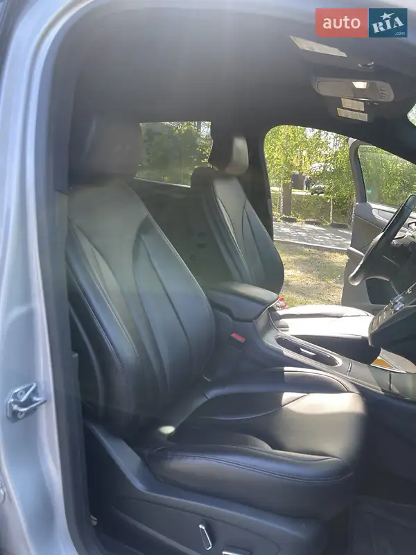Lincoln MKC 2017 VIN 5LMCJ1C98HUL47194 фото оголошення 17 з 46