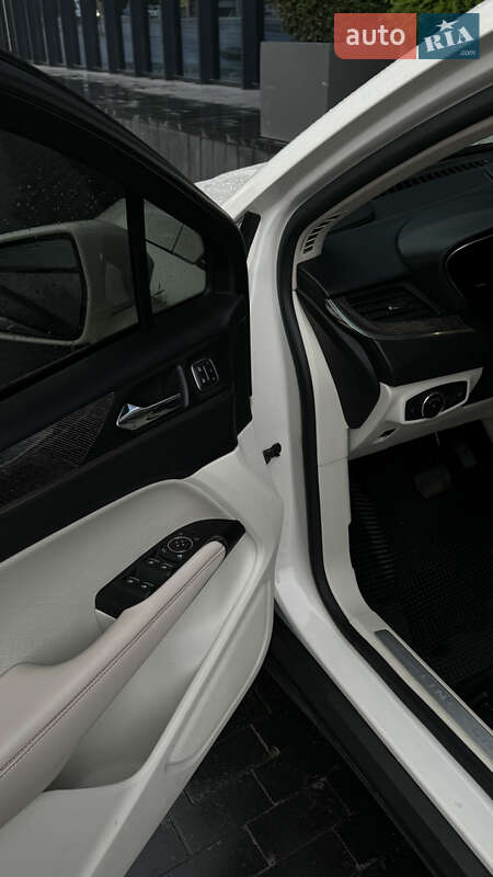 Внедорожник / Кроссовер Lincoln MKC 2016 в Львове
