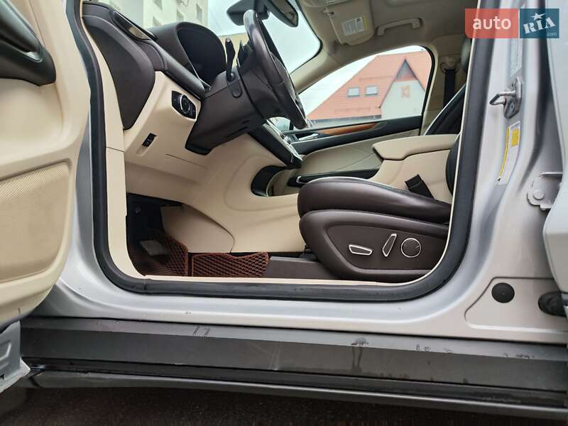 Позашляховик / Кросовер Lincoln MKC 2015 в Києві