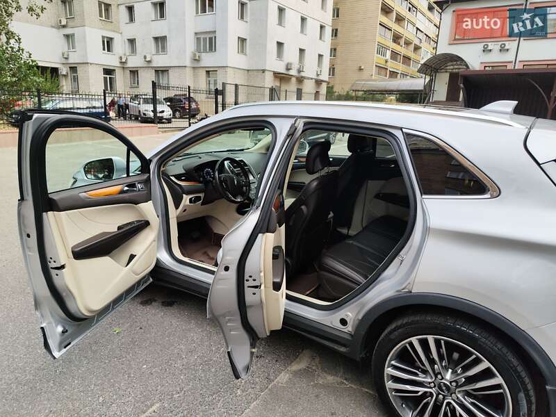 Позашляховик / Кросовер Lincoln MKC 2015 в Києві