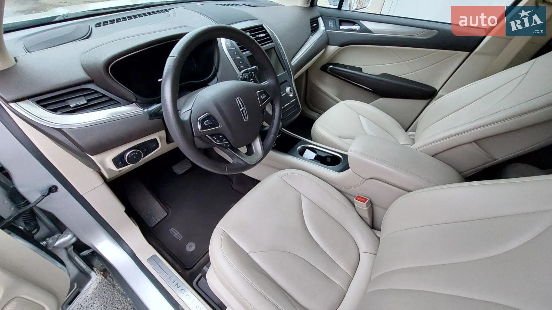 2017 Lincoln MKC - мініатюра 8