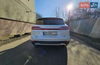 Позашляховик / Кросовер Lincoln MKC 2015 в 