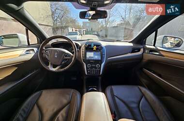 Позашляховик / Кросовер Lincoln MKC 2015 в 