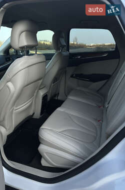 Позашляховик / Кросовер Lincoln MKC 2019 в 
