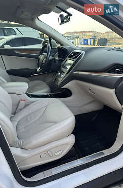 Позашляховик / Кросовер Lincoln MKC 2019 в 