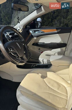 Внедорожник / Кроссовер Lincoln MKC 2015 в 