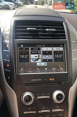 Внедорожник / Кроссовер Lincoln MKC 2016 в 