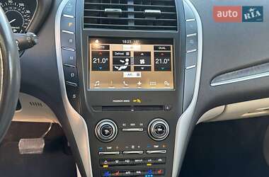 Внедорожник / Кроссовер Lincoln MKC 2017 в 