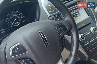 Позашляховик / Кросовер Lincoln MKC 2017 в 