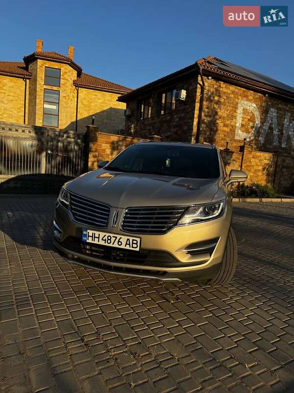Внедорожник / Кроссовер Lincoln MKC 2015 в 