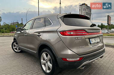 Позашляховик / Кросовер Lincoln MKC 2015 в 