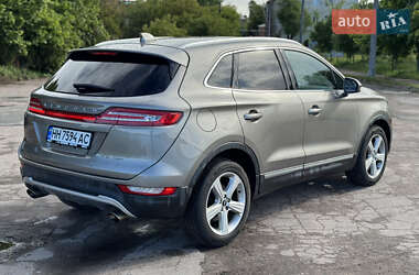 Позашляховик / Кросовер Lincoln MKC 2016 в 