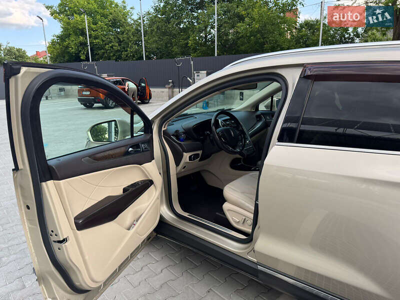 Внедорожник / Кроссовер Lincoln MKC 2016 в Луцке