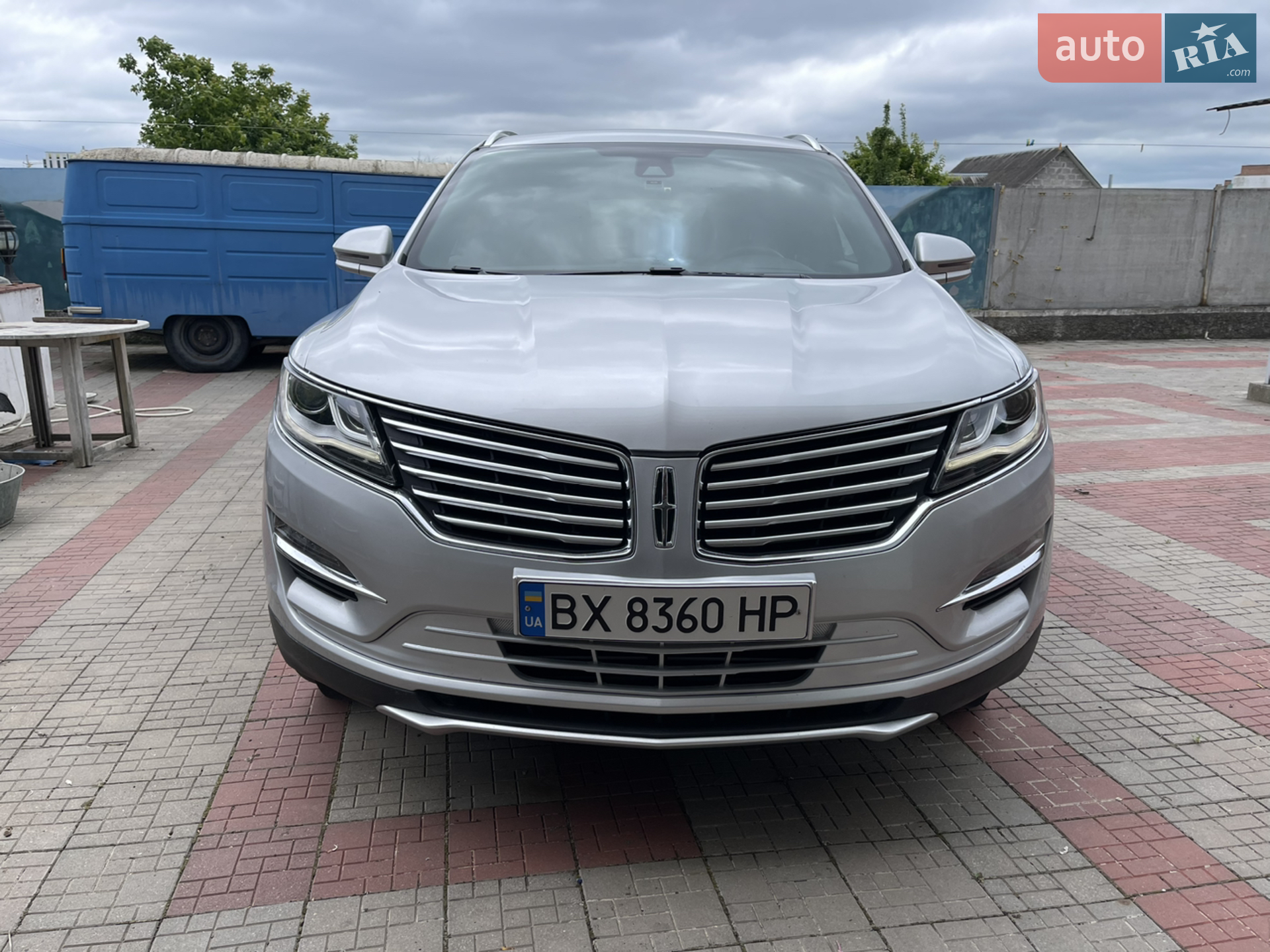 Lincoln MKC 2017 VIN 5LMCJ2D96HUL45948 фото оголошення 2 з 61
