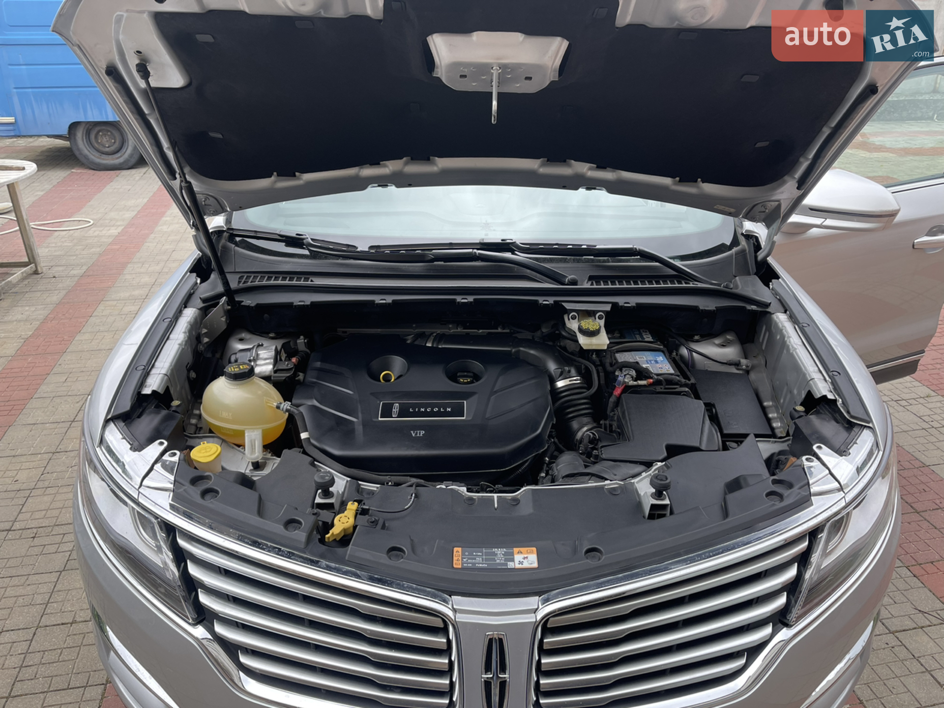 Lincoln MKC 2017 VIN 5LMCJ2D96HUL45948 фото оголошення 19 з 61