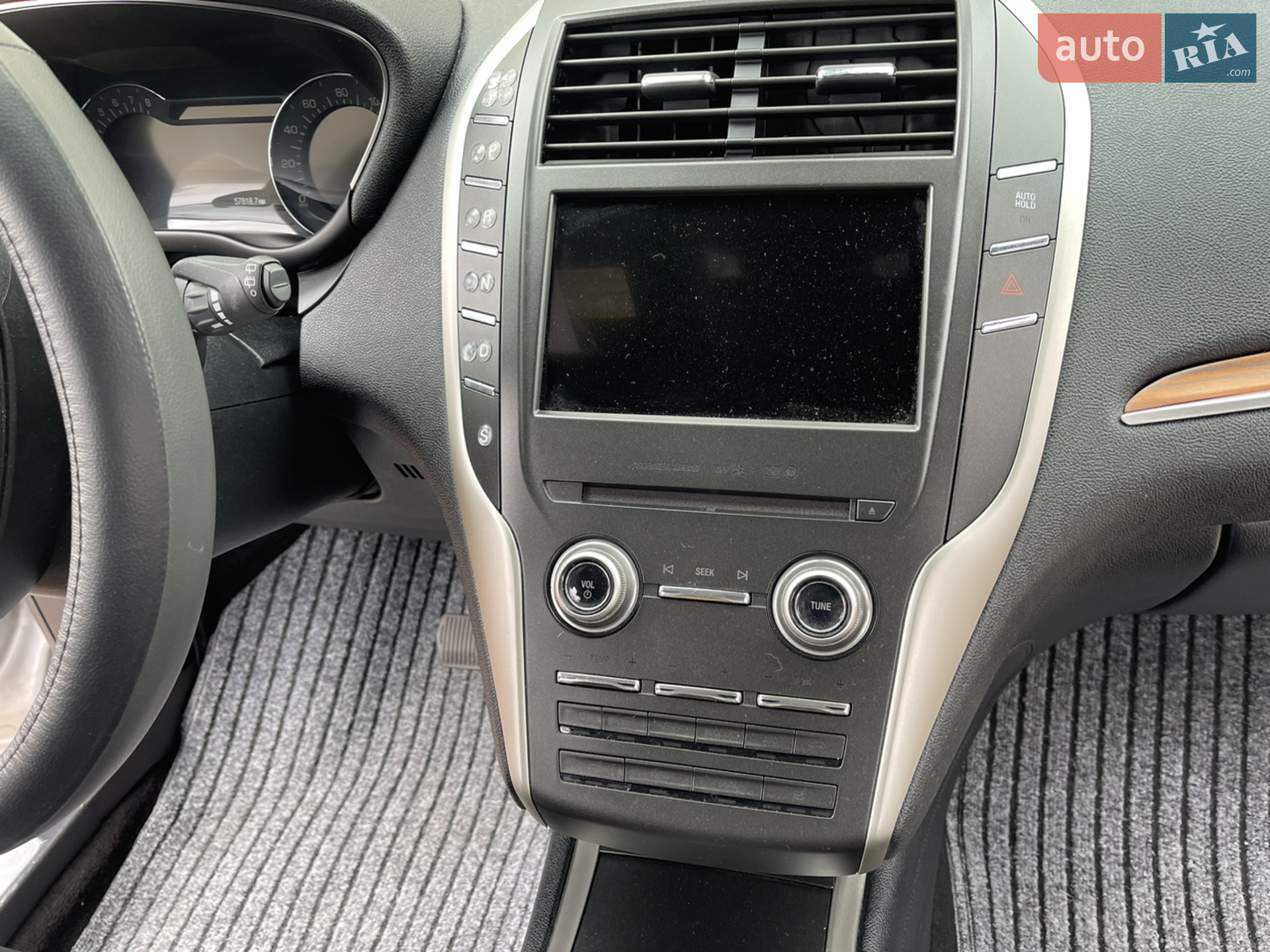 Lincoln MKC 2017 VIN 5LMCJ2D96HUL45948 фото оголошення 24 з 61