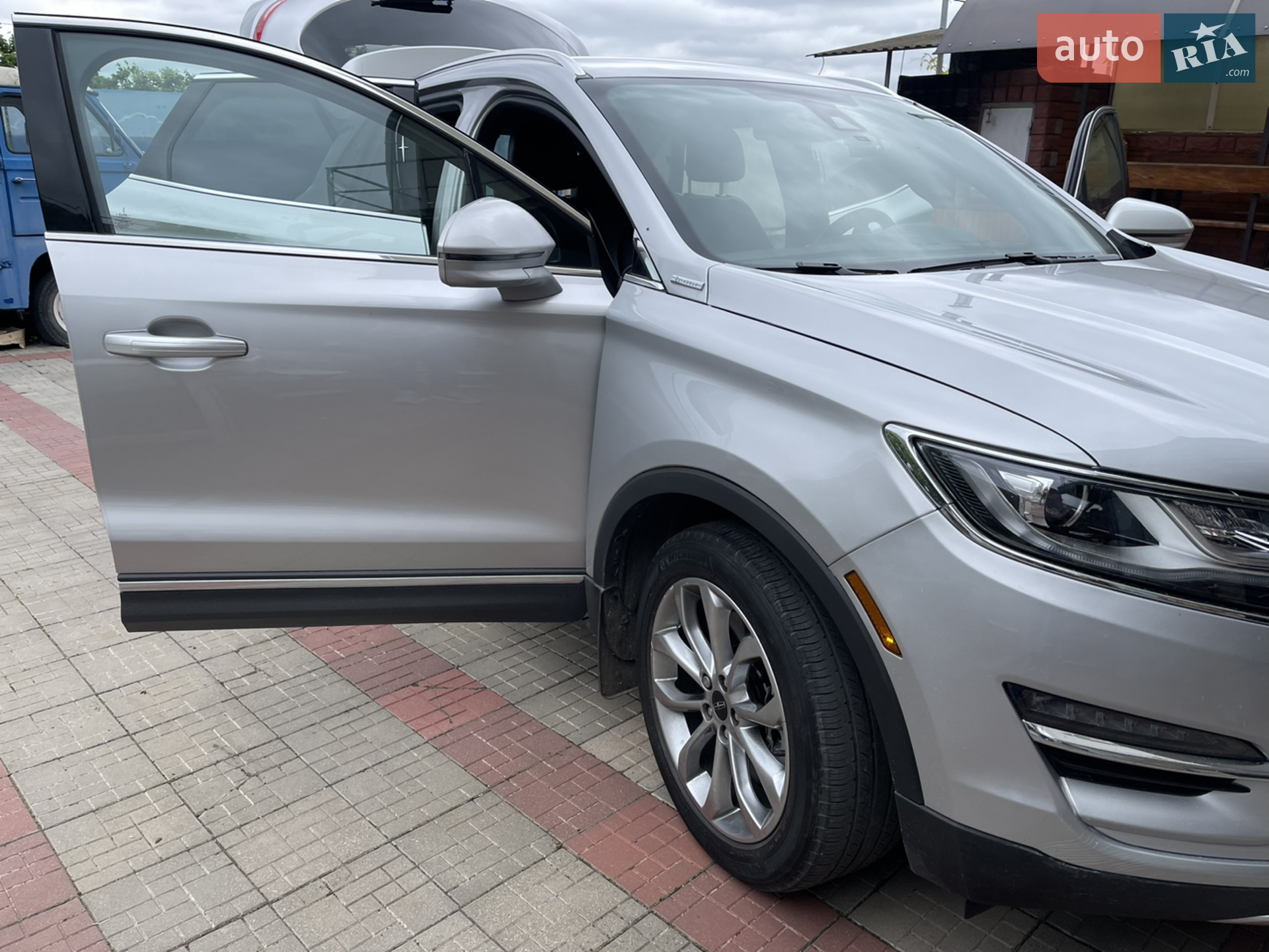 Lincoln MKC 2017 VIN 5LMCJ2D96HUL45948 фото оголошення 38 з 61