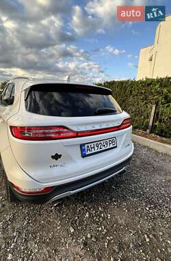 Внедорожник / Кроссовер Lincoln MKC 2014 в 