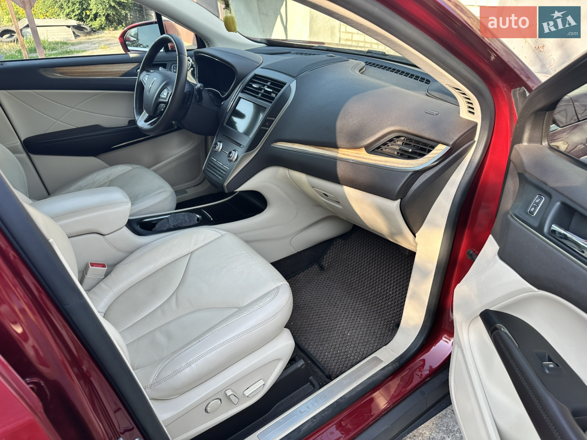 2015 Lincoln MKC - мініатюра 15