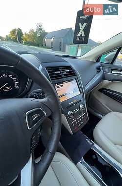 Внедорожник / Кроссовер Lincoln MKC 2017 в 