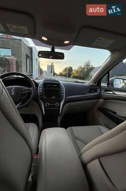 Внедорожник / Кроссовер Lincoln MKC 2017 в 