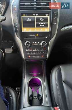 Внедорожник / Кроссовер Lincoln MKC 2016 в 