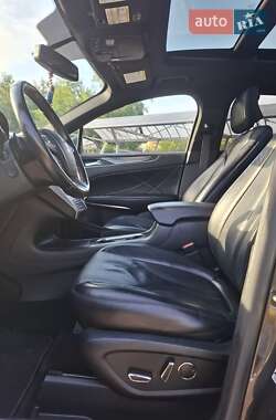Внедорожник / Кроссовер Lincoln MKC 2016 в 